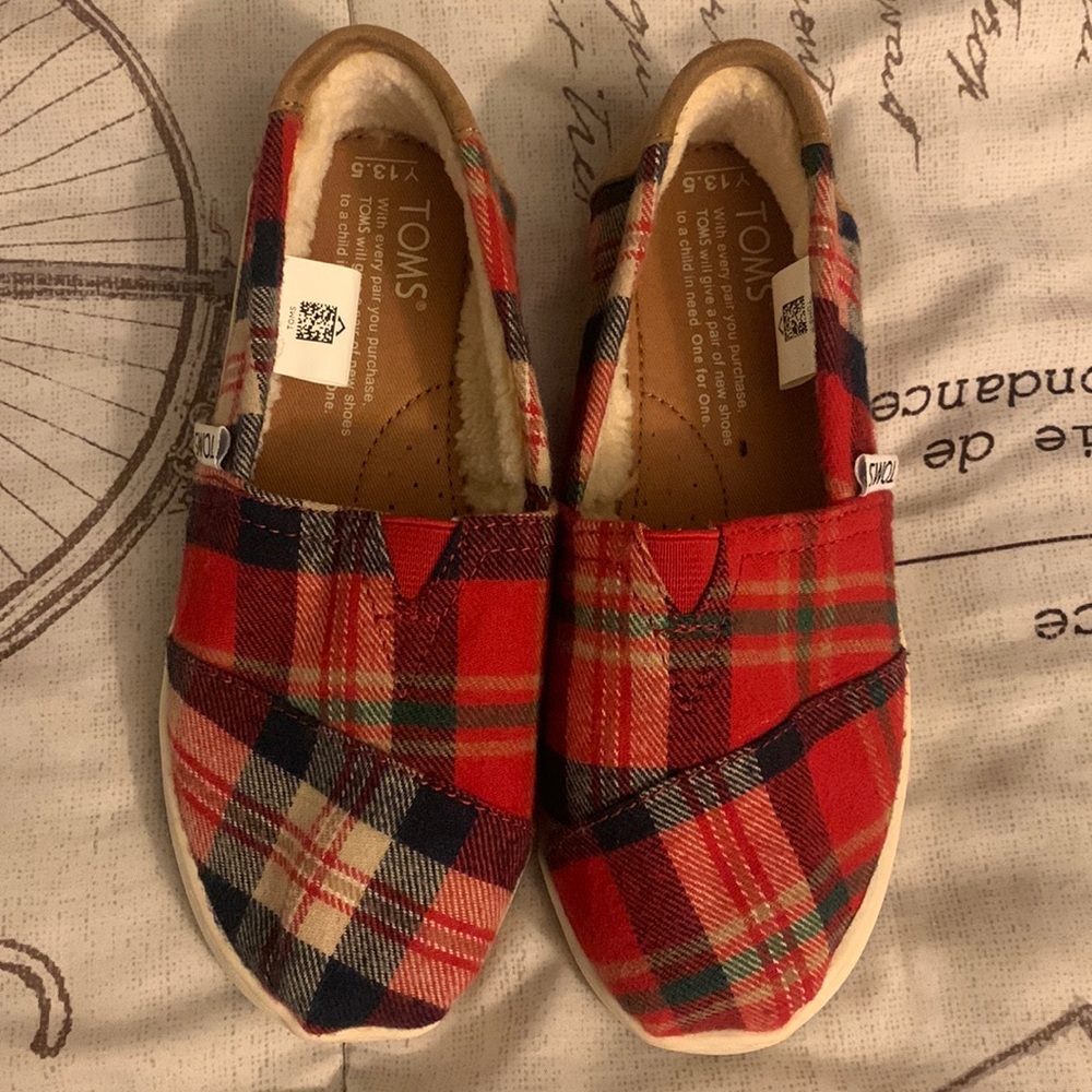 Girls Toms Size 13.5